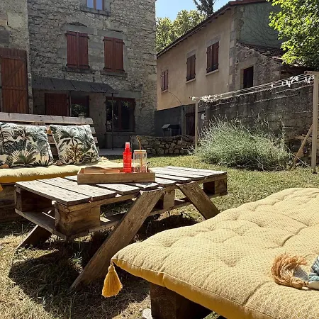 Holiday home Splendide Maison Avec Jardin Et Piscine *